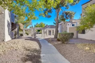 Photo #4: 2668302 Listing 