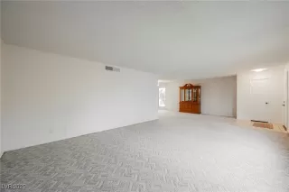 Photo #4: 2668308 Listing