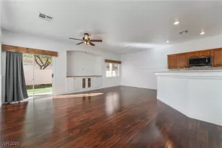 Photo #2: 2668309 Listing 