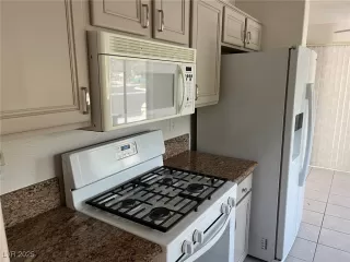 Photo #6: 2668330 Listing 