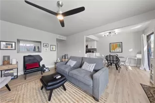 Photo #5: 2668338 Listing