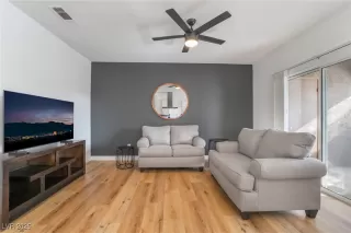 Photo #3: 2668353 Listing