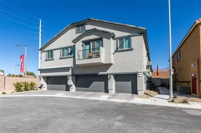 MLS: 2668360 Condo For Sale