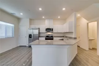 Photo #6: 2668360 Listing 