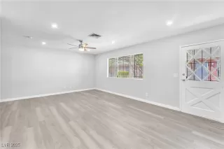 Photo #5: 2668362 Listing