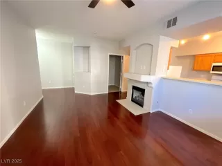 Photo #3: 2668382 Listing 