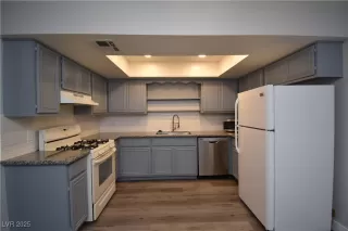 Photo #3: 2668387 Listing 