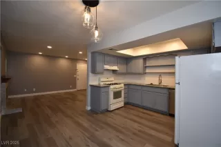 Photo #4: 2668387 Listing 