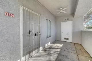 Photo #4: 2668407 Listing