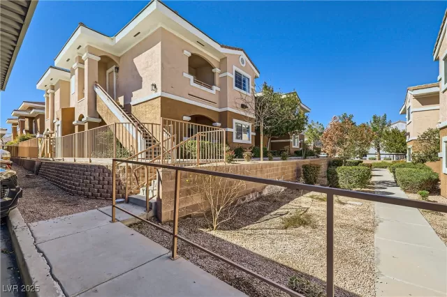 MLS: 2668416 Condo For Sale