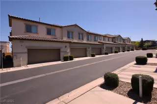 Photo #1: 2668428 Listing 