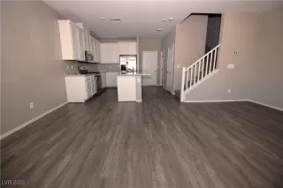 Photo #3: 2668428 Listing 