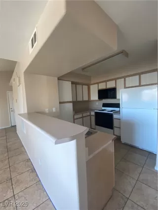 Photo #4: 2668464 Listing 