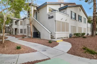 Photo #4: 2668493 Listing