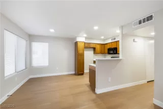 Photo #6: 2668493 Listing