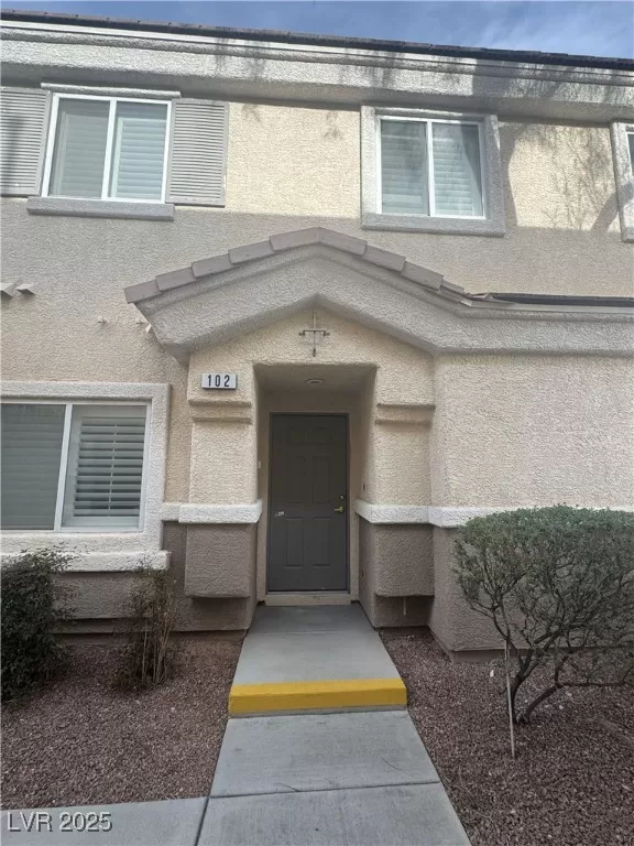 MLS: 2668520 Condo For Sale