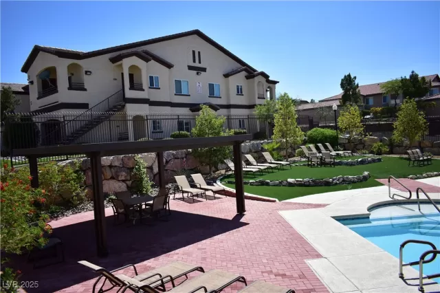 MLS: 2668526 Condo For Sale