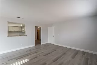 Photo #3: 2668531 Listing 