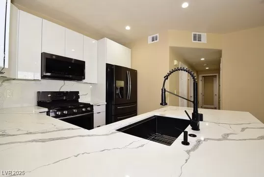 MLS: 2668532 Condo For Sale