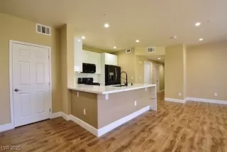 Photo #1: 2668532 Listing 