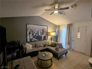 Photo #2: 2668541 Listing