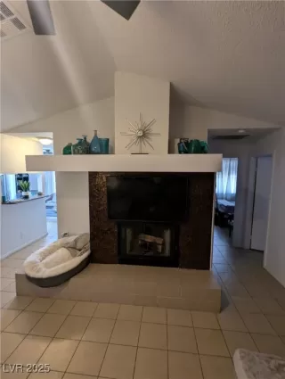 Photo #6: 2668541 Listing