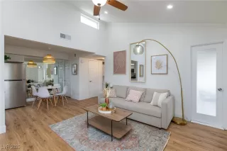 Photo #4: 2668547 Listing 