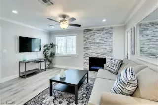 Photo #4: 2668571 Listing