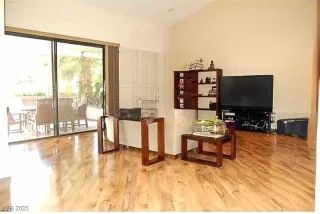 Photo #3: 2668620 Listing