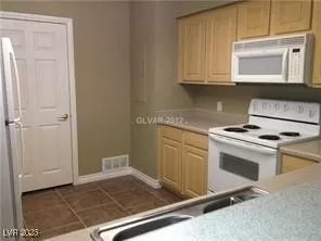 Photo #2: 2668677 Listing 