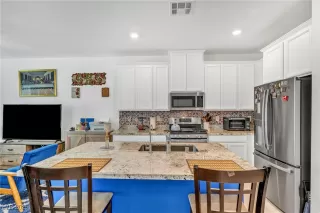 Photo #1: 2668795 Listing