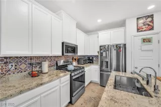 Photo #4: 2668795 Listing