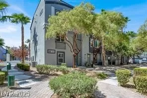 Photo #1: 2668800 Listing