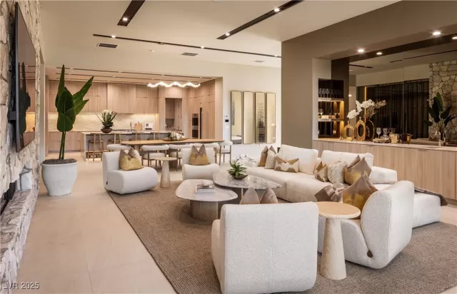 MLS: 2668829 Condo For Sale