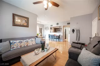 Photo #5: 2668834 Listing