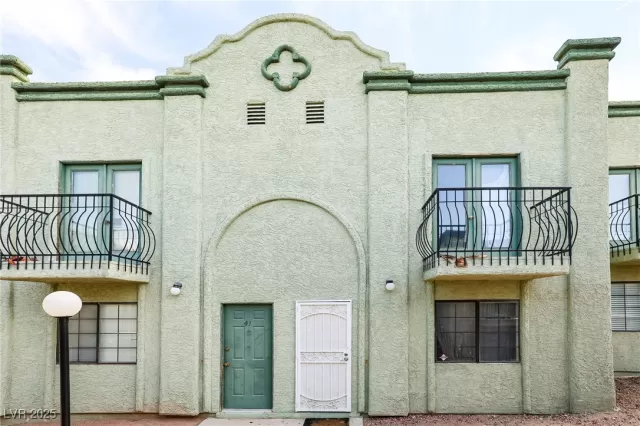 MLS: 2668847 Condo For Sale