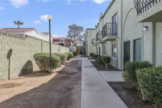 Photo #3: 2668847 Listing 