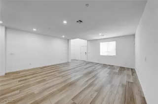 Photo #3: 2668850 Listing 