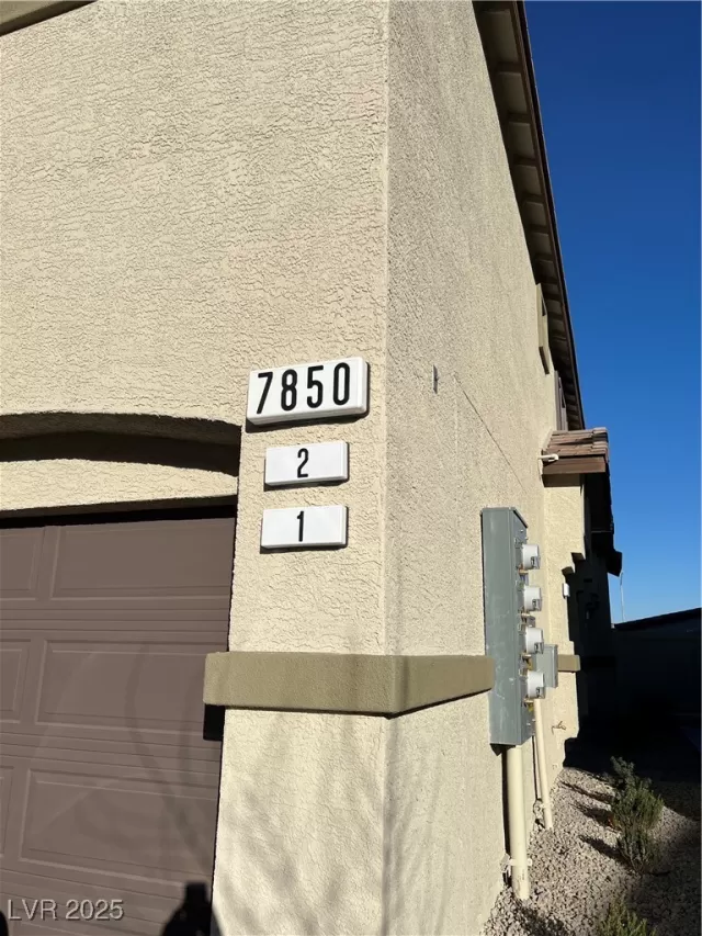 MLS: 2668870 Condo For Sale
