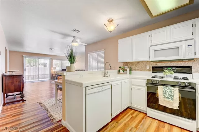 MLS: 2668902 Condo For Sale