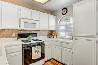 Photo #1: 2668902 Listing