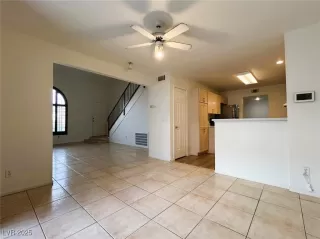 Photo #5: 2668942 Listing 