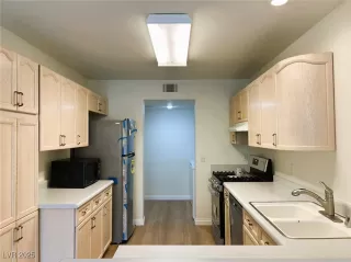 Photo #6: 2668942 Listing 