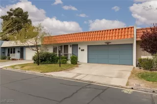 Photo #1: 2668946 Listing