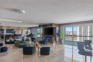 Photo #1: 2668954 Listing 