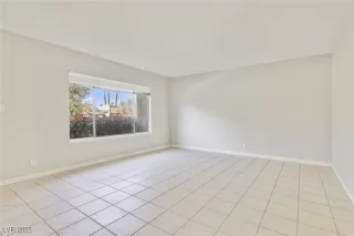 Photo #4: 2668965 Listing