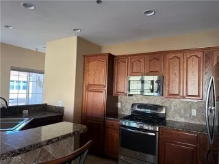 Photo #1: 2669016 Listing 