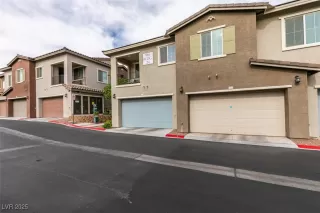 Photo #3: 2669041 Listing