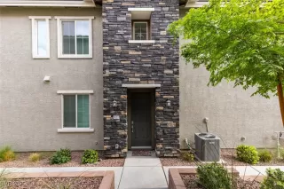 Photo #4: 2669041 Listing