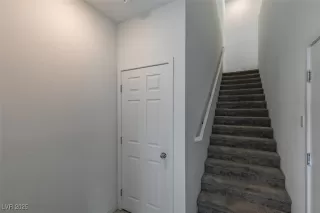 Photo #5: 2669041 Listing